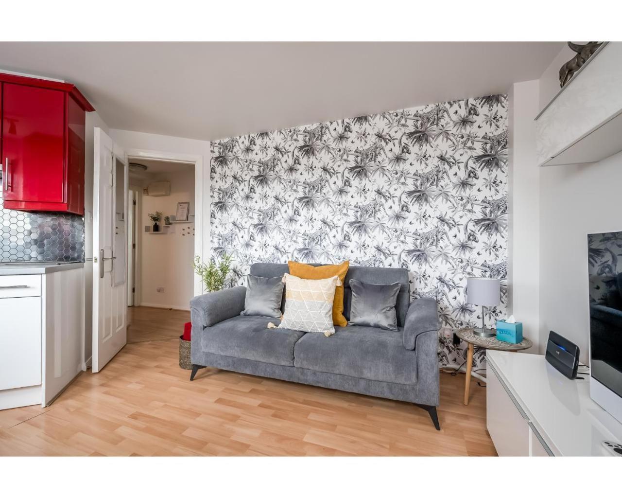 Central Belfast Apartments Jubilee Heights ภายนอก รูปภาพ