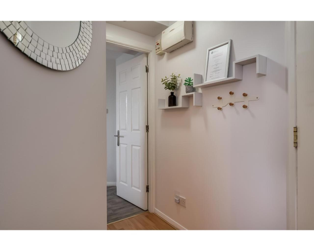 Central Belfast Apartments Jubilee Heights ภายนอก รูปภาพ