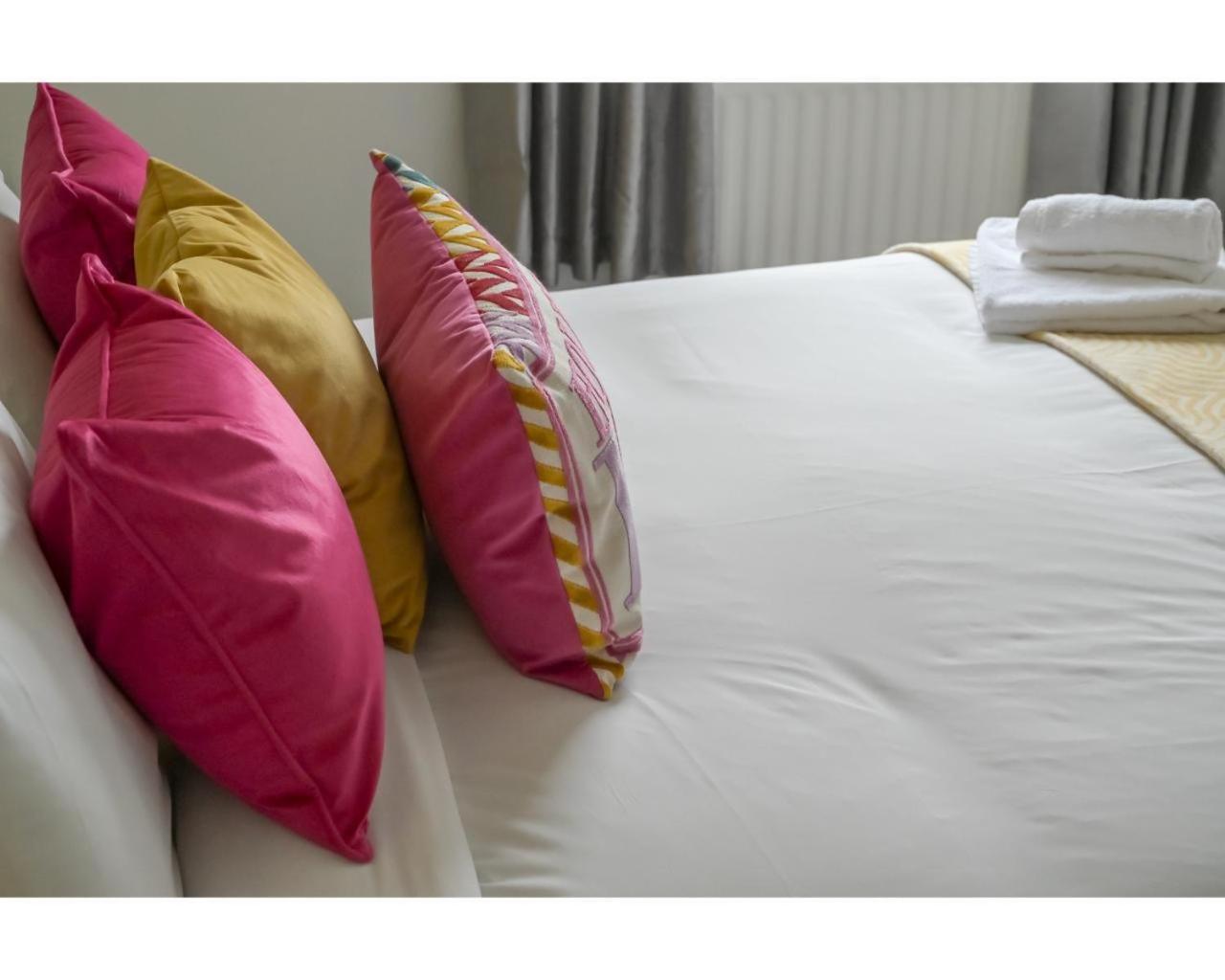 Central Belfast Apartments Jubilee Heights ภายนอก รูปภาพ