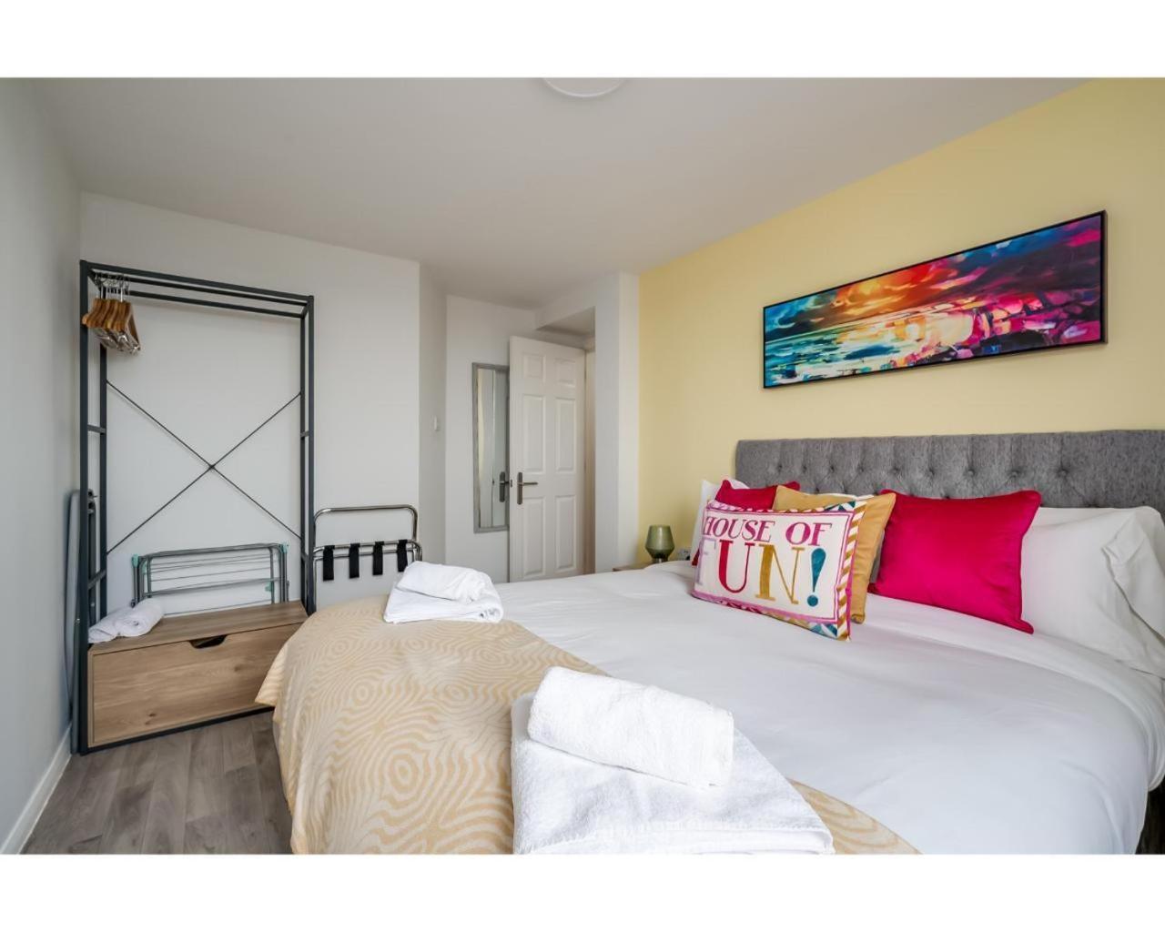 Central Belfast Apartments Jubilee Heights ภายนอก รูปภาพ