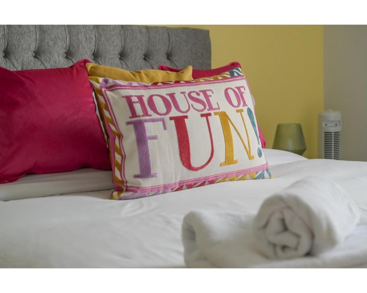 Central Belfast Apartments Jubilee Heights ภายนอก รูปภาพ